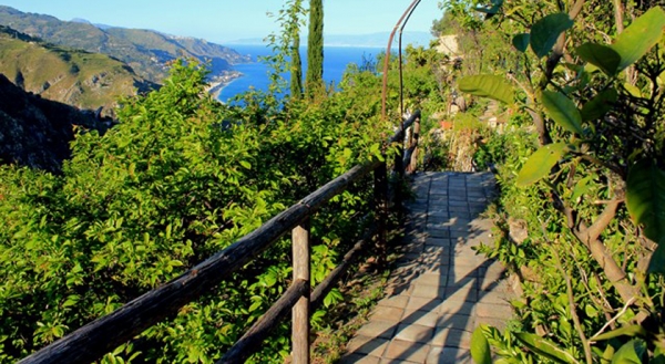 Garden in Villa Almoezia a Taormina